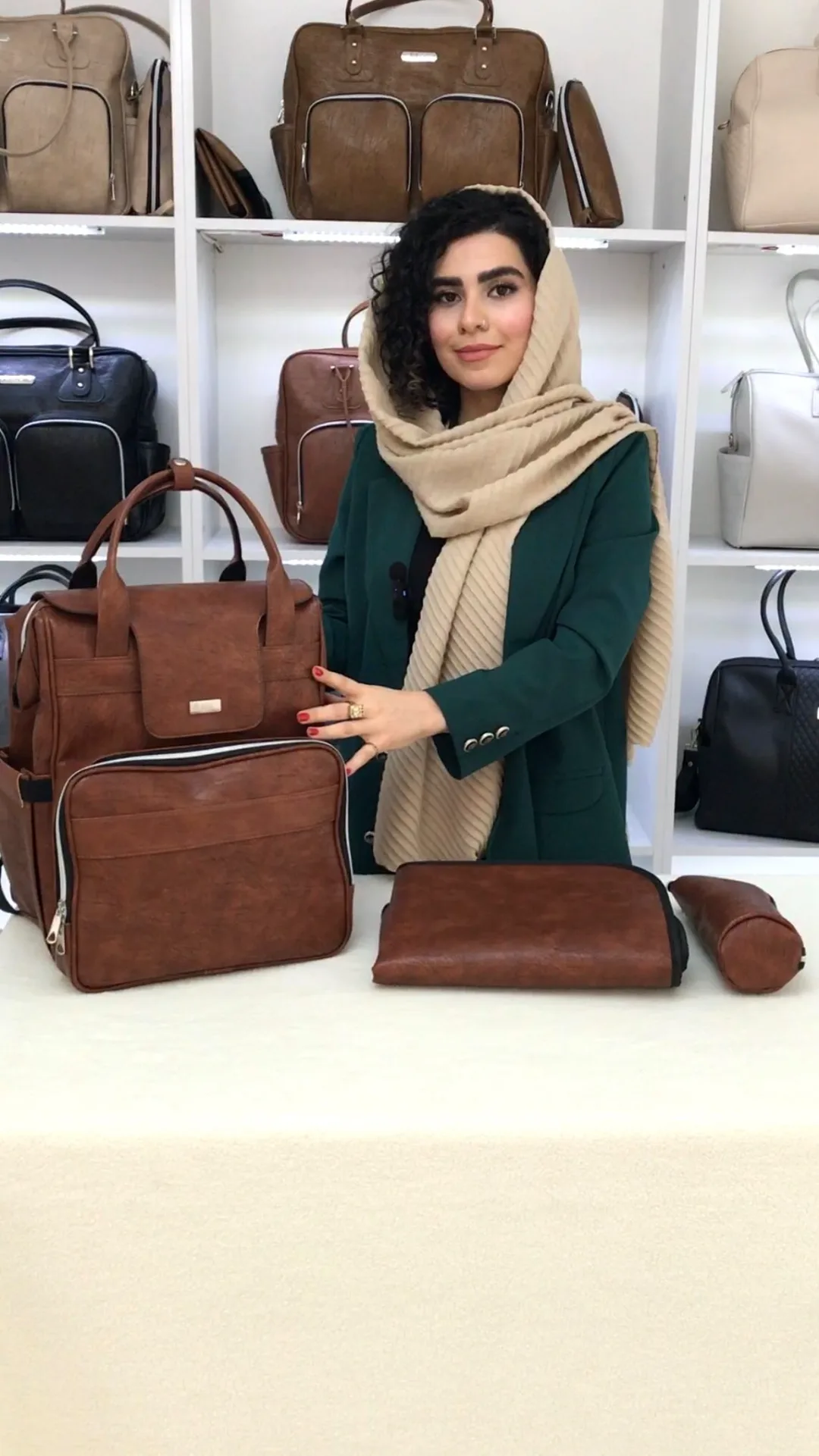 کوله پشتی لوازم نوزاد چرم ام اند وای