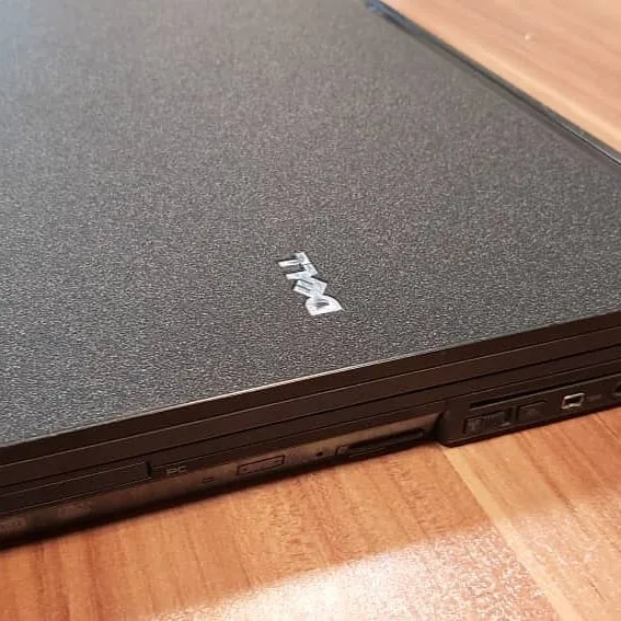 لپ‌تاپ دل 6500 Dell، رنگ مشکی