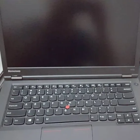 لپ‌تاپ لنوو T440p Lenovo، رنگ مشکی