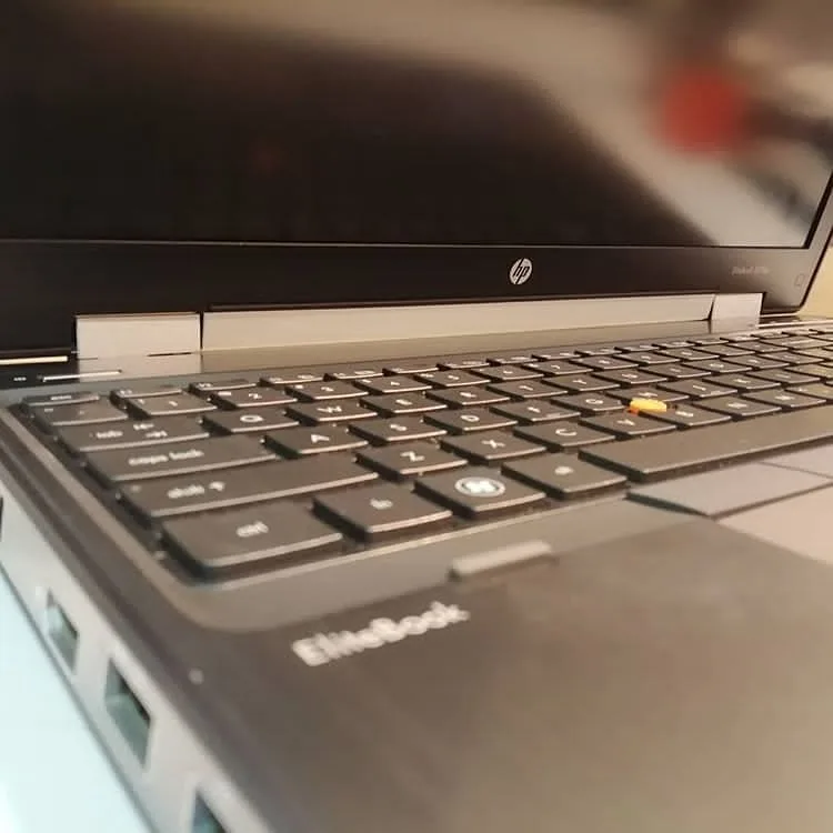 لپ‌تاپ HP EliteBook 8570w، رنگ مشکی