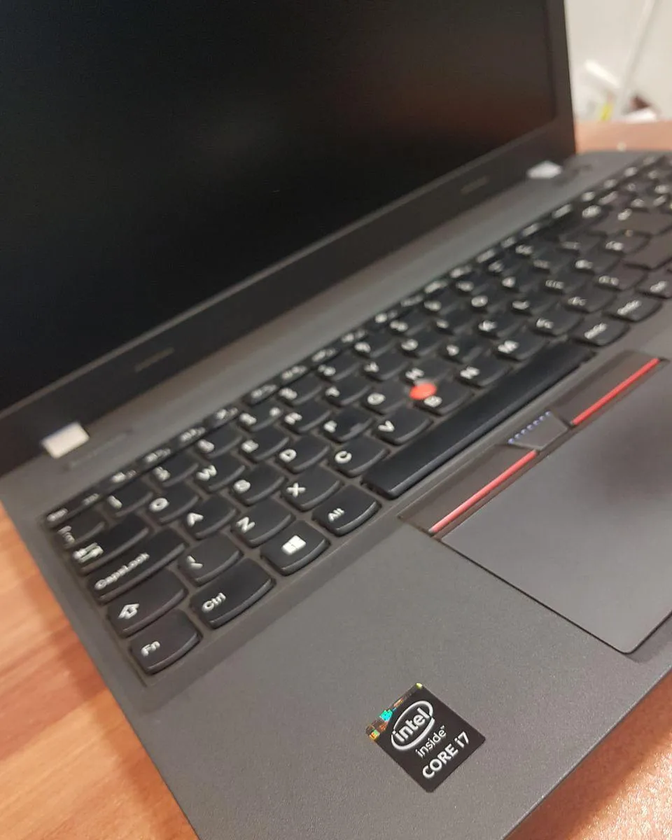 لپ‌تاپ لنوو E550 کور i7، رنگ خاکستری، جنس پلاستیک و فلز، تاشو