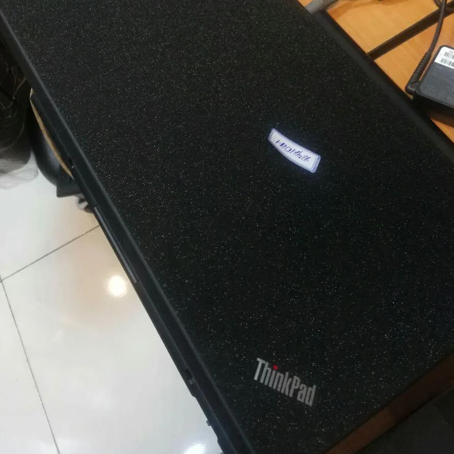 لپ‌تاپ لنوو T510، رنگ مشکی، جنس پلاستیک