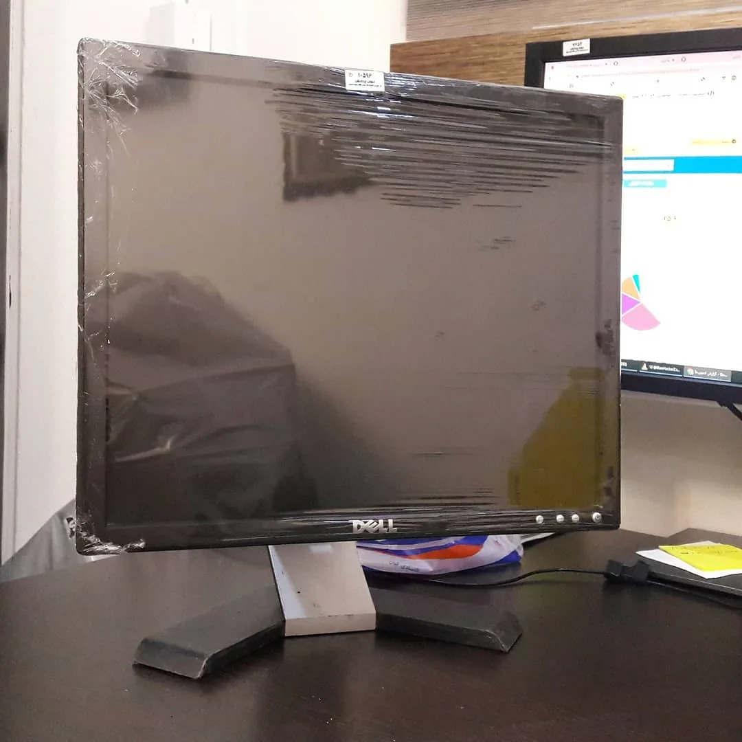 مانیتور دل E178 ۱۷ اینچ Dell، رنگ مشکی، جنس پلاستیک و شیشه، تخت، با پایه
