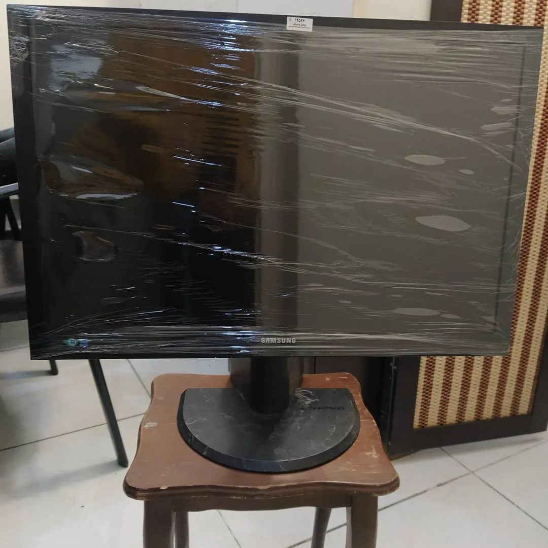 مانیتور سامسونگ S24C450 ۲۴ اینچ، رنگ مشکی، جنس پلاستیک و شیشه، تخت، با پایه