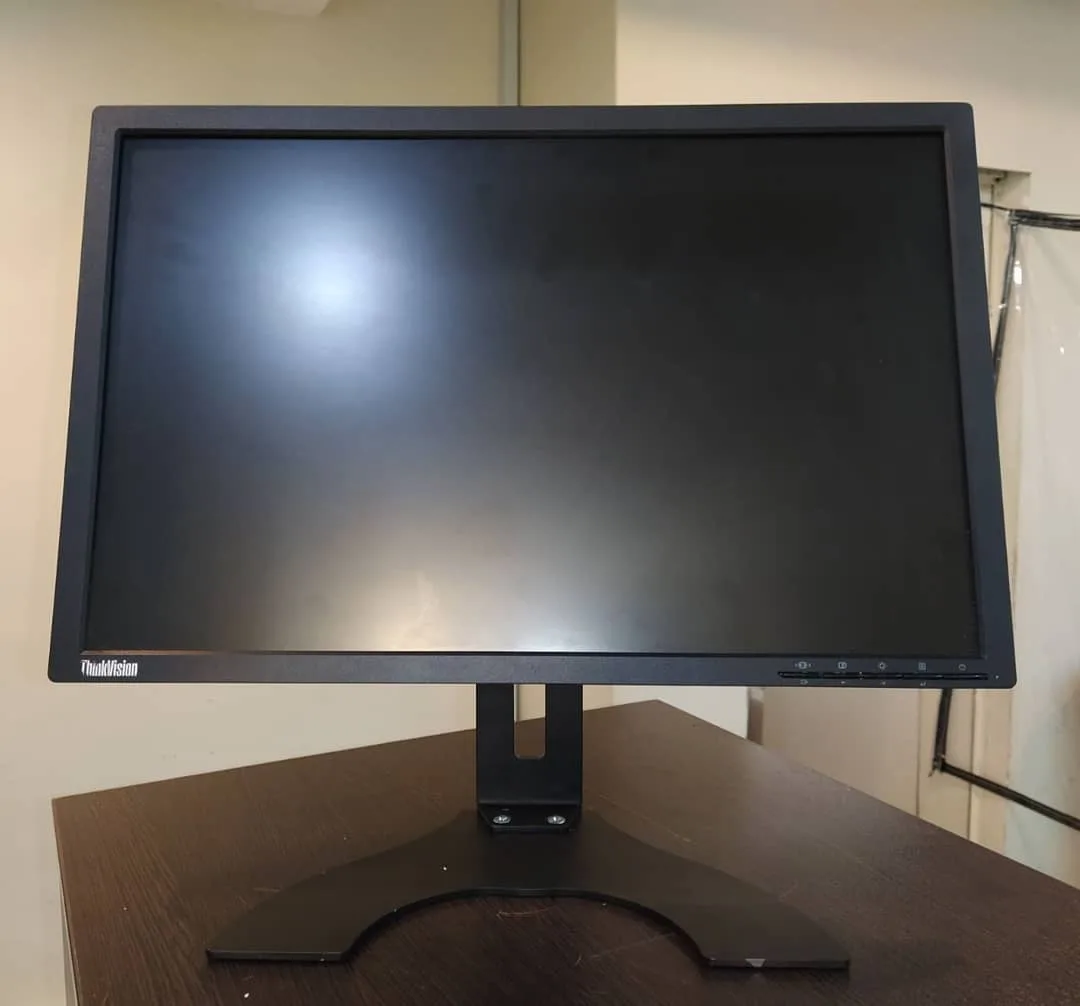 مانیتور لنوو ThinkVision T2254p، رنگ مشکی، جنس پلاستیک و شیشه