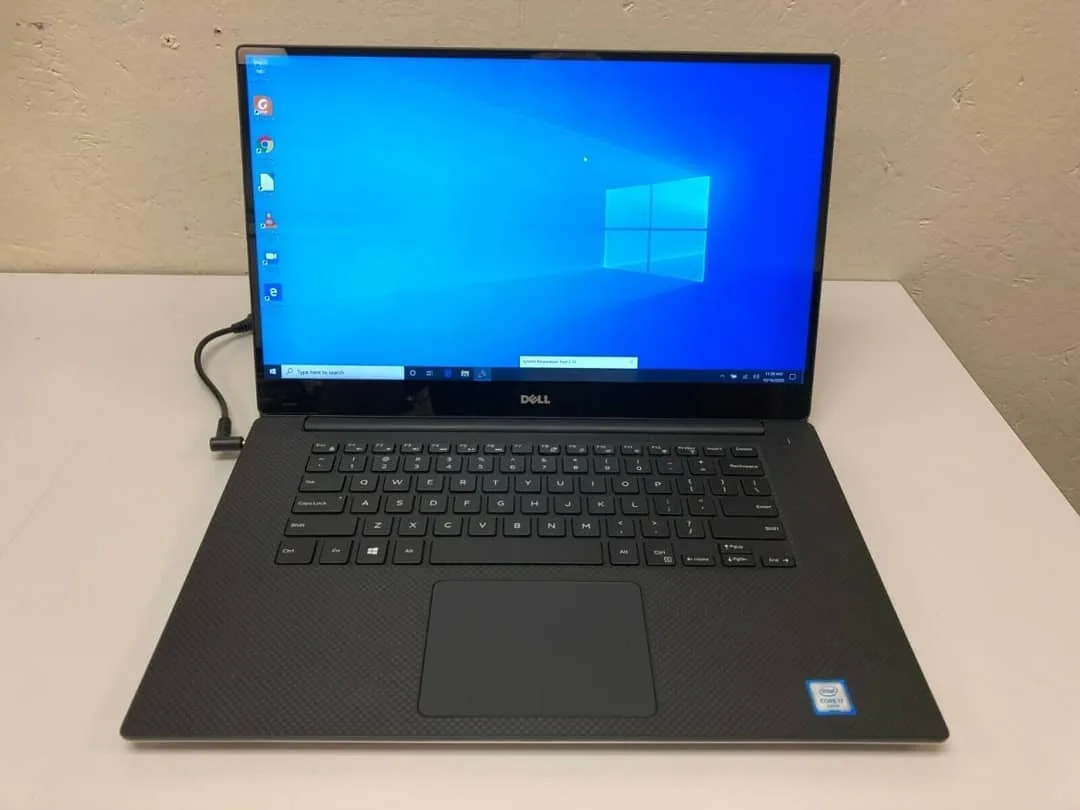 لپتاپ Dell Precision 5510 لمسی دل، رنگ سیاه و نقرهای، جنس پلاستیک و فلز، صفحه نمایش باریک