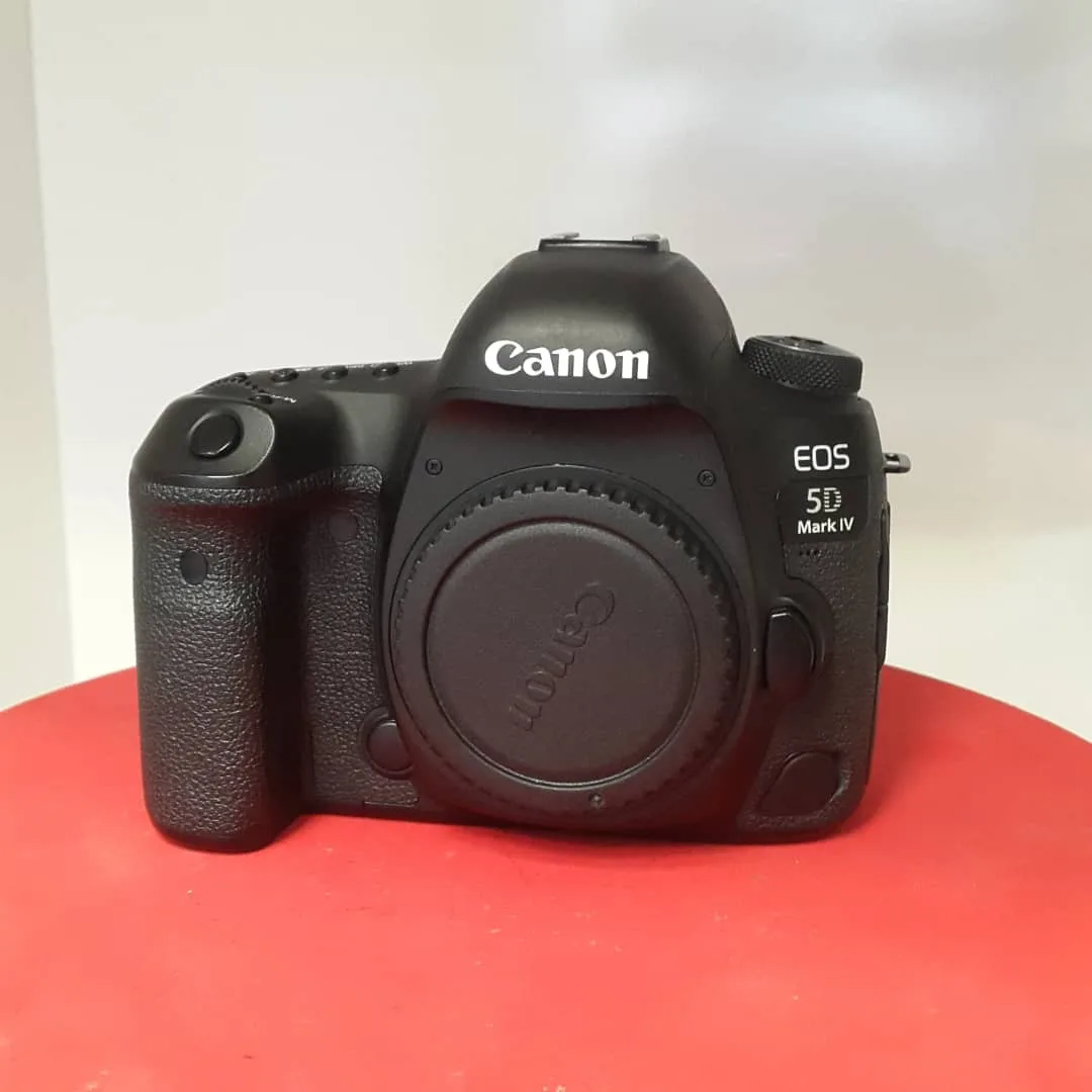 دوربین 5D Mark IV بادی کارکرده کانن، رنگ مشکی، جنس پلاستیک، دوربین دیجیتال DSLR