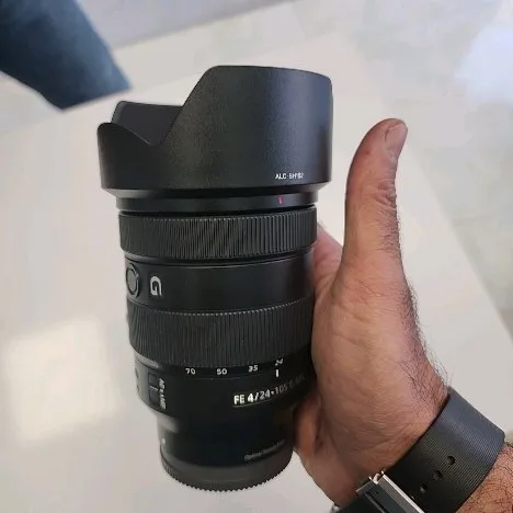 لنز 24-105mm F4 کارکرده سونی، رنگ مشکی، جنس فلز و پلاستیک، لنز دوربین