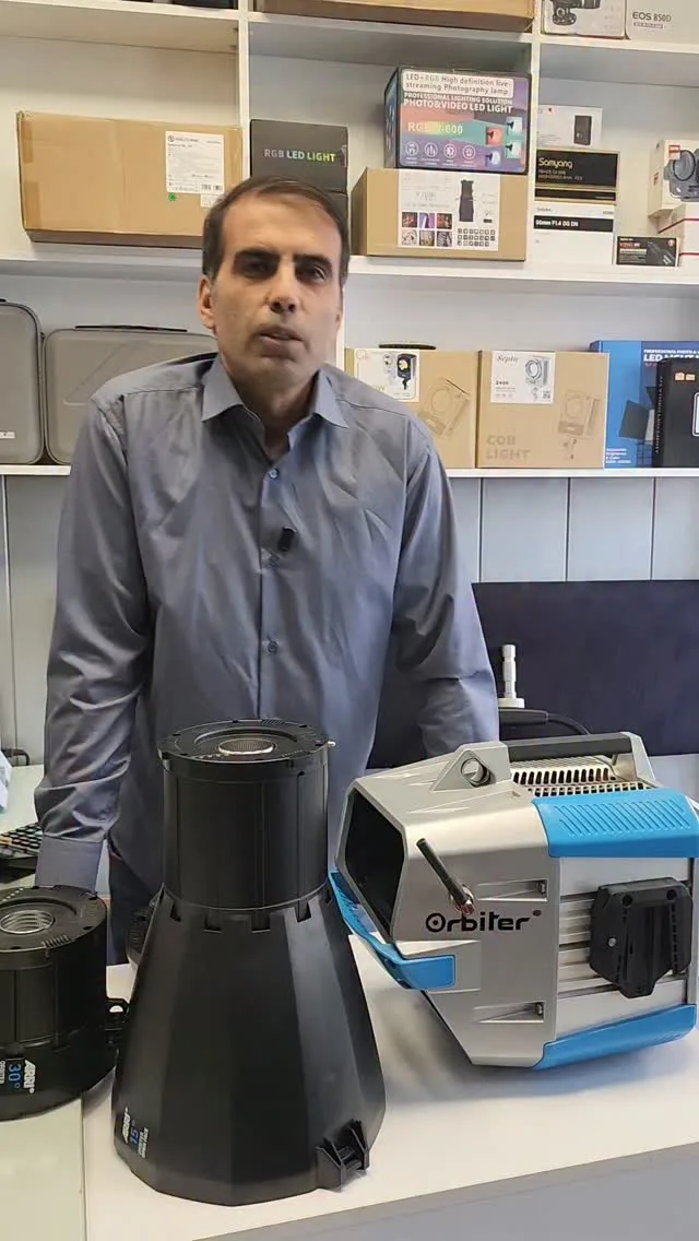 کیت نور ثابت Orbiter با سه لنز آری، رنگ نقره‌ای، آبی و مشکی، جنس فلز و پلاستیک، پروژکتور استودیویی