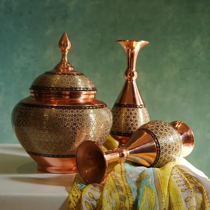 ظرف درب‌دار فیروزه‌کوب