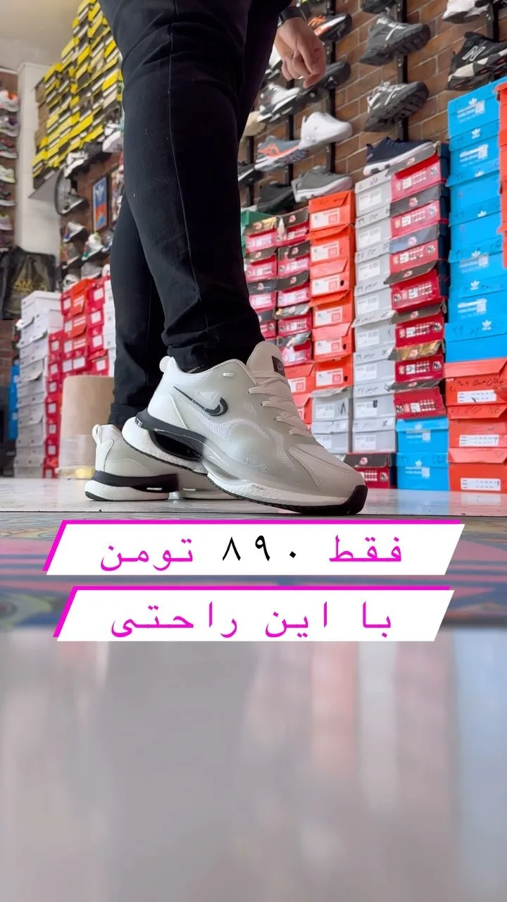 کتانی اسپرت سفید و طوسی نایکی، رنگ مشکی، پاشنه تخت