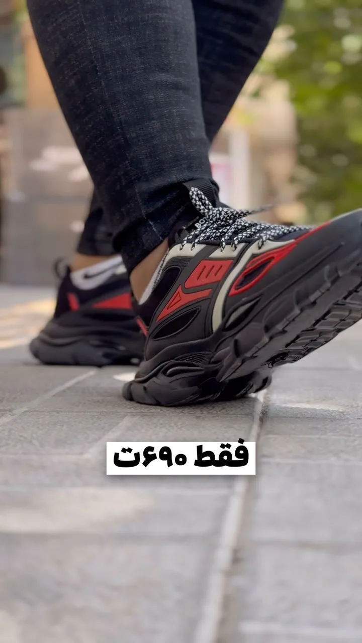 کتانی اسپرت مشکی و قرمز، رنگ سفید، پاشنه ضخیم