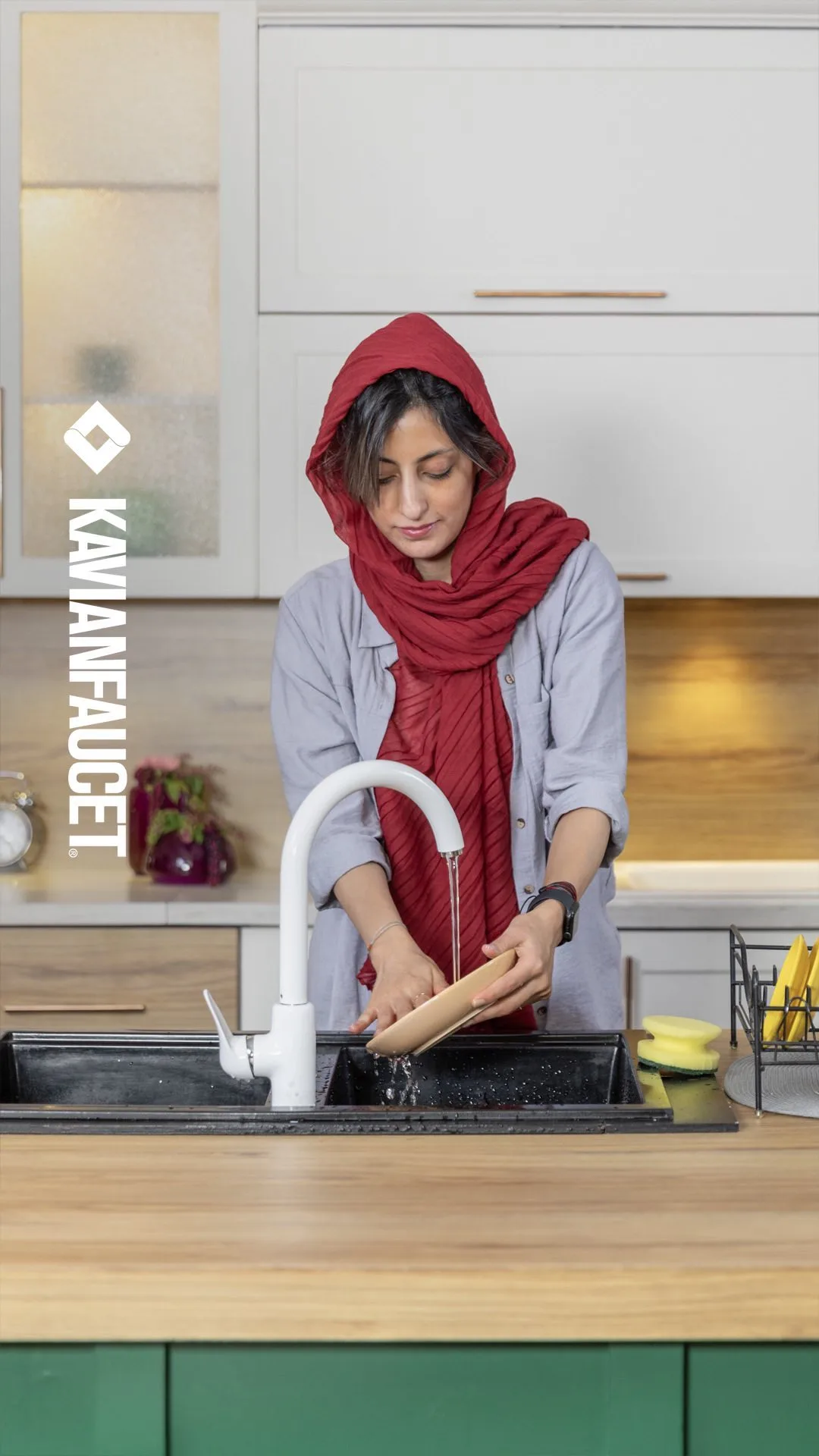 شیر ظرفشویی شانا کاویان، رنگ سفید، جنس فلز، گرد، بلند