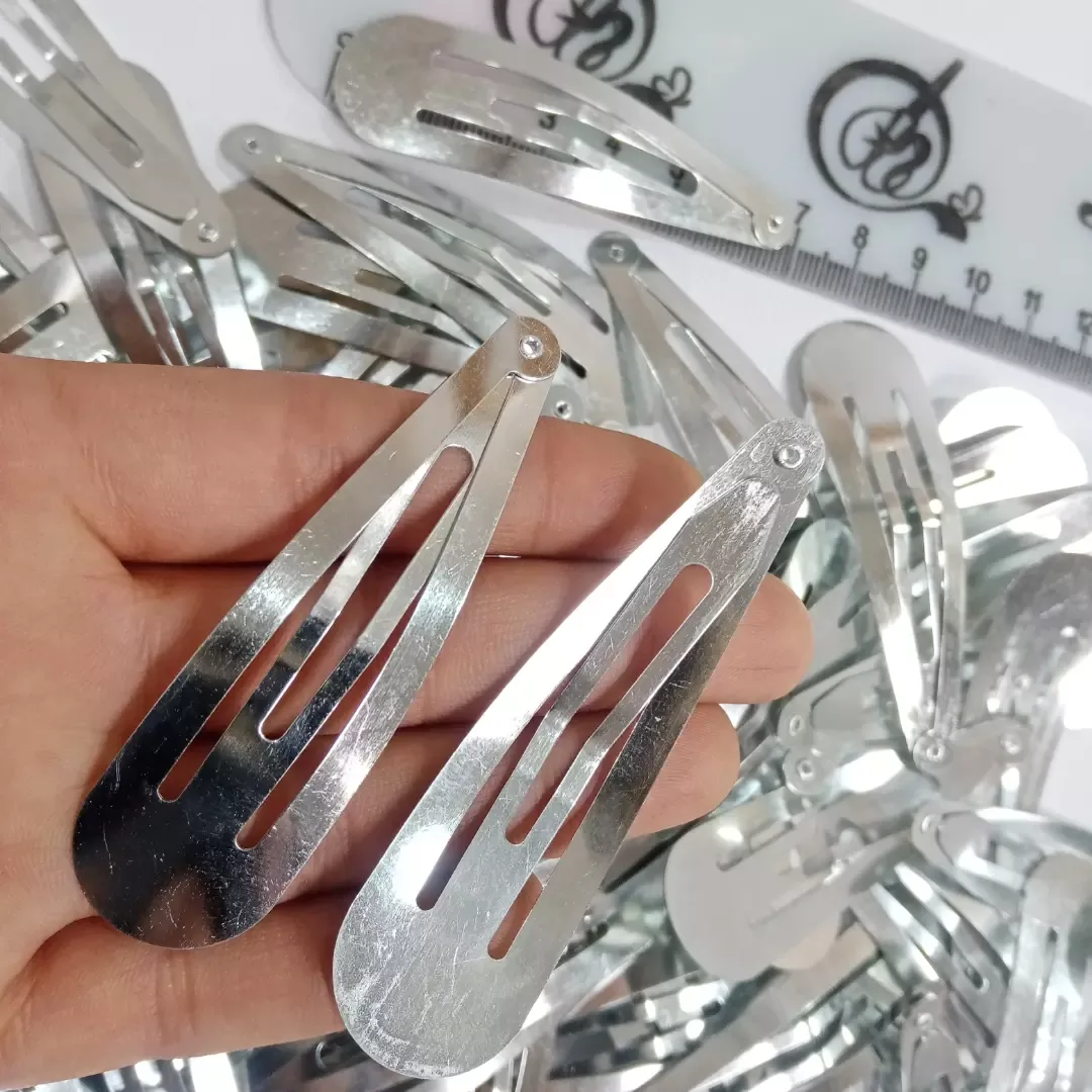 گیره سر فلزی — رنگ نقره‌ای — نمای در‌دست — سه سایز — عکس ۵