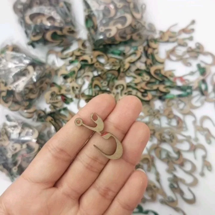 برچسب نام علی سبز ۳ سانت — رنگ سبز — نمای در‌دست — نام علی — عکس ۳