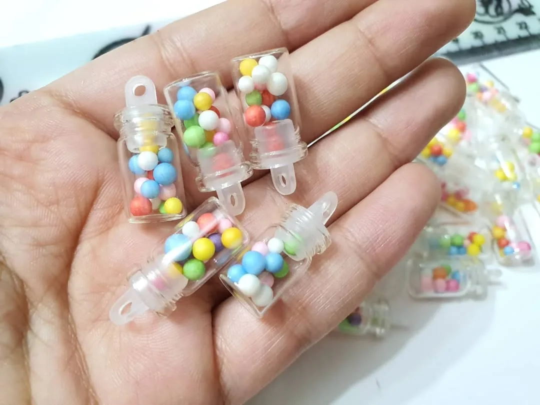 بطری شیشه‌ای کوچک ۱۰×۱۸ میل، رنگ شفاف و رنگارنگ، جنس پلاستیک، بطری استوانه‌ای ریز