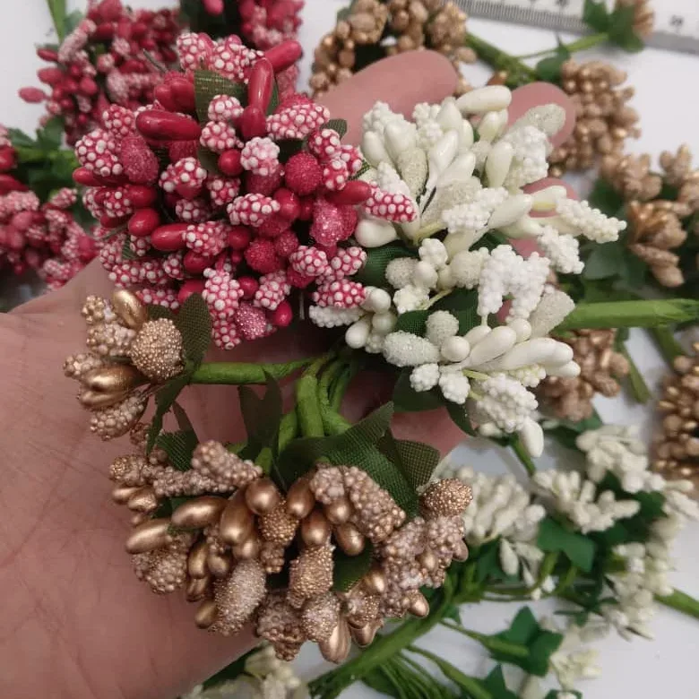 پرچم گل شکری، رنگ قرمز، سفید و طلایی، جنس پلاستیک و پارچه، خوشه گل کوچک