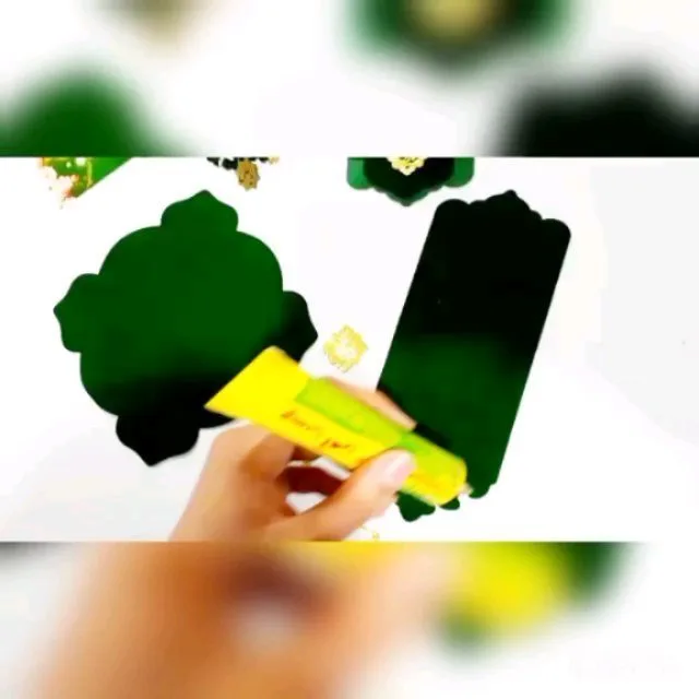 جانماز کیفی مخمل جیر — رنگ سبز — نمای در‌دست — پاکت و کیف — عکس ۳
