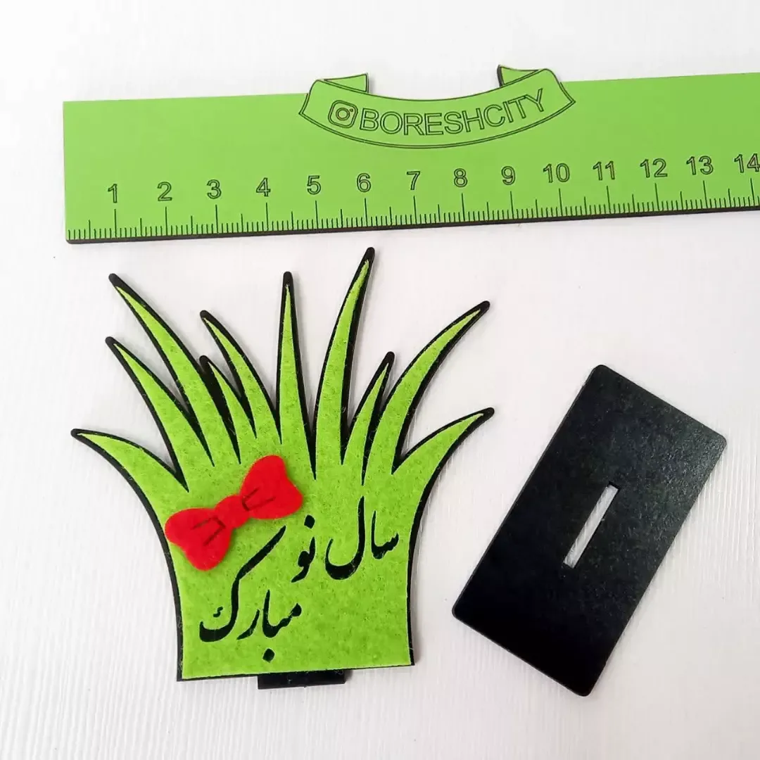 استند سبزه سال نو مبارک — رنگ سبز — نمای در‌دست — سبزه — عکس ۲