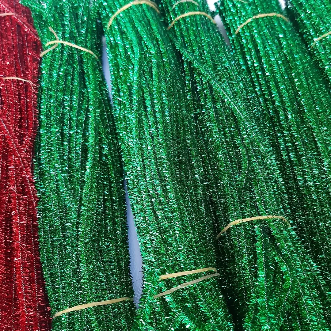 پیپ پاک کن زری‌دار — رنگ سبز — نمای در‌دست — اکلیلی — عکس ۴
