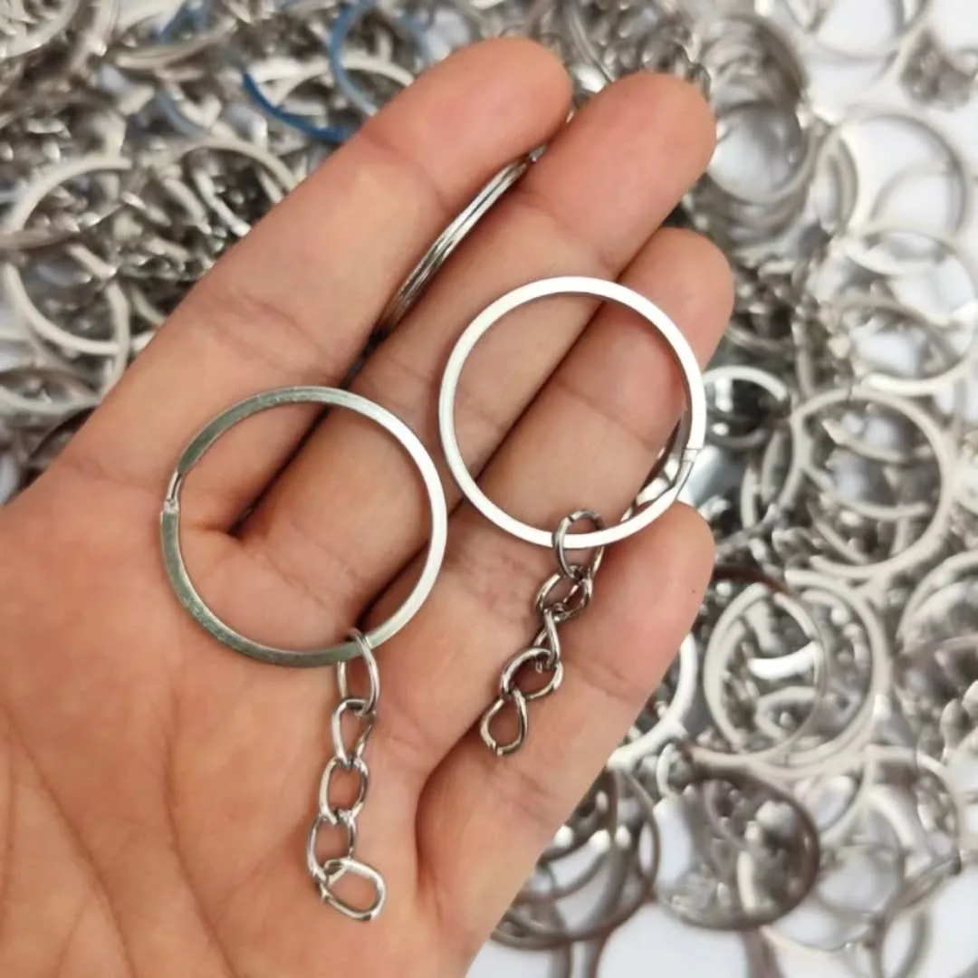 حلقه جاکلیدی تخت نقره‌ای ۲۸ میل، جنس فلز، جاکلیدی فلزی
