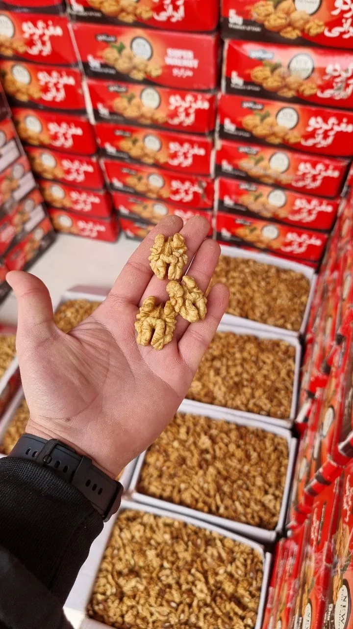 مغز گردو درجه یک دوپر، رنگ کرم