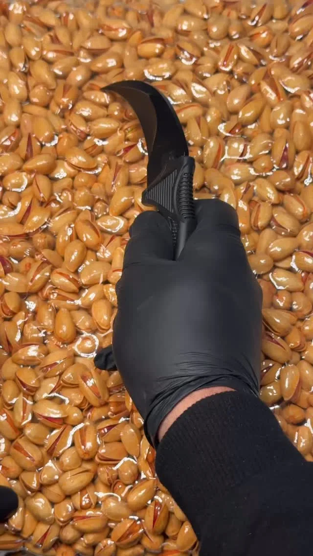 پسته زعفرانی