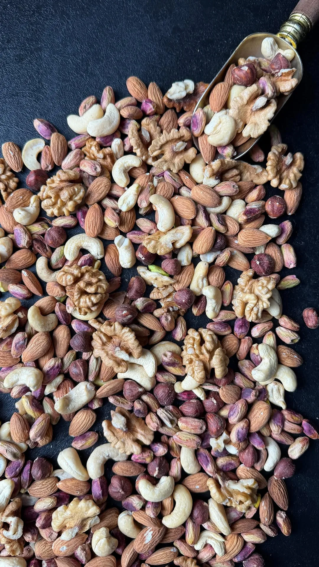 آجیل پنج مغز، رنگ قهوه‌ای و کرم، خشکبار