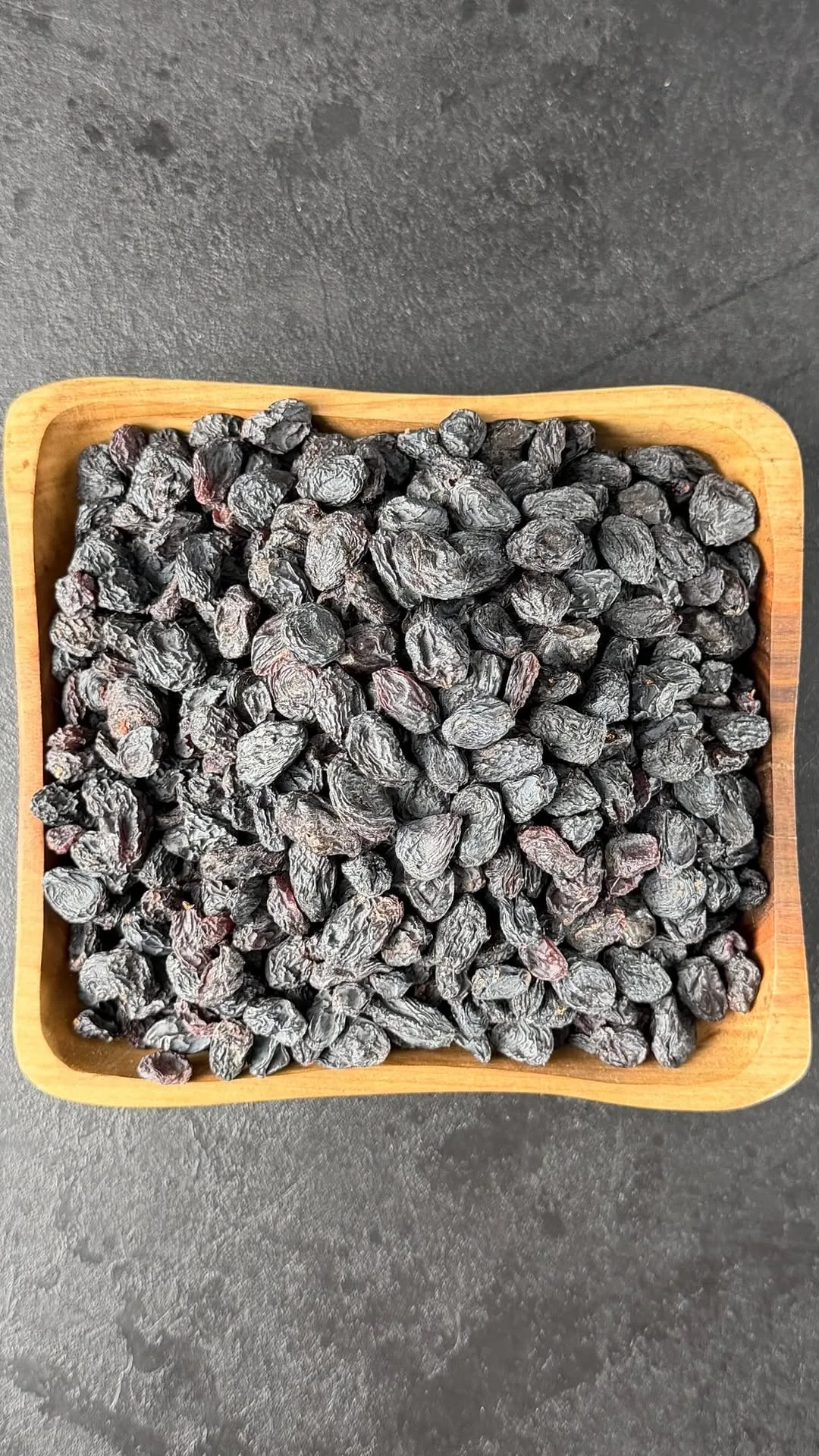 مویز سیاه بدون هسته درجه یک
