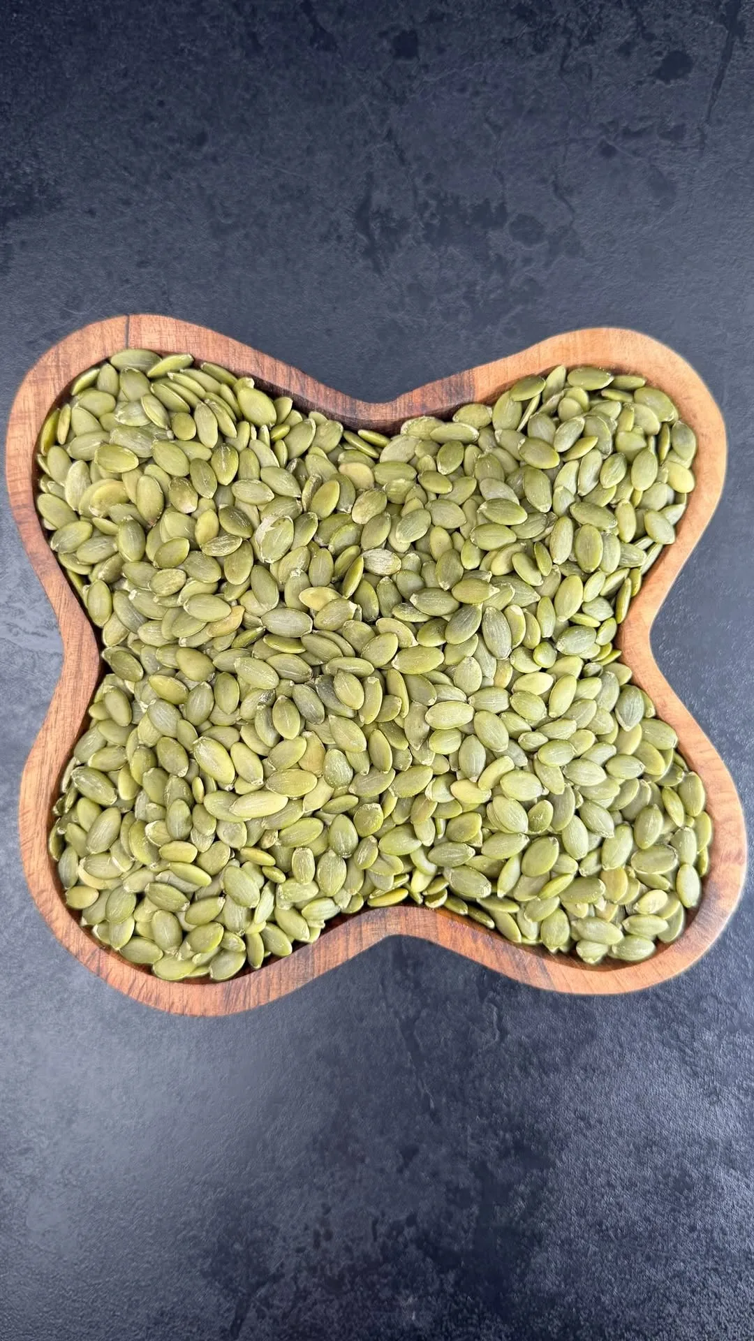 مغز تخمه کدو خام، رنگ سبز، مغز دانه