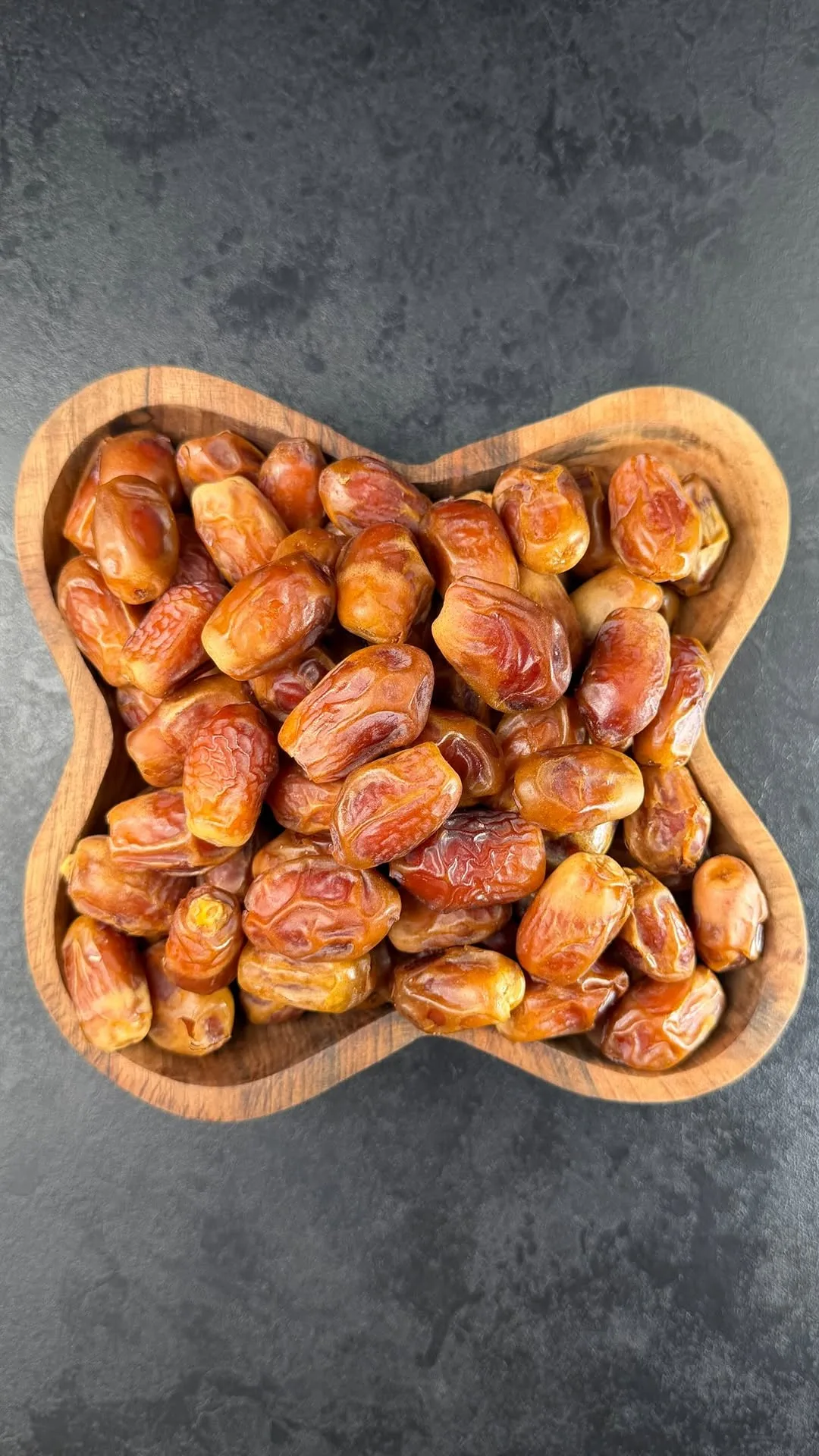 خرما زاهدی، رنگ قهوه‌ای