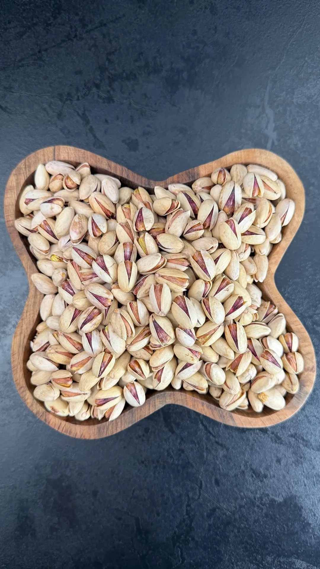 پسته بادامی امسالی، رنگ کرم و سبز، پسته با پوست
