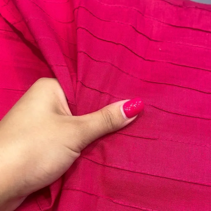 پارچه لینن چرخ کاری عرض ۱۱۰، رنگ صورتی، طرح راه‌راه، بافت