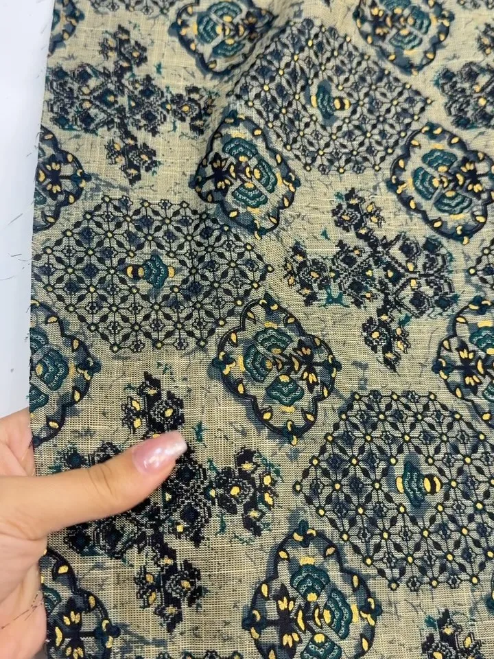 پارچه باتیک طلاکوب عرض ۱۵۰