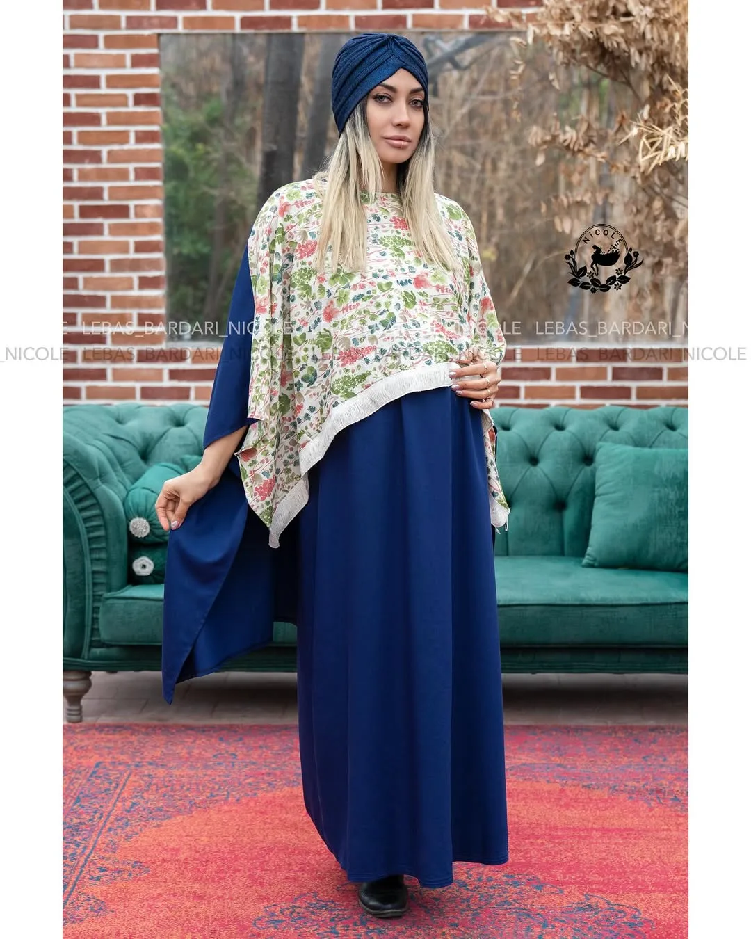 ست دو تیکه سارافون و شنل بارداری طرح ساره، رنگ سرمه‌ای، سفید و چندرنگ، طرح گلدار، ماکسی بلند، آستین‌بلند، گشاد