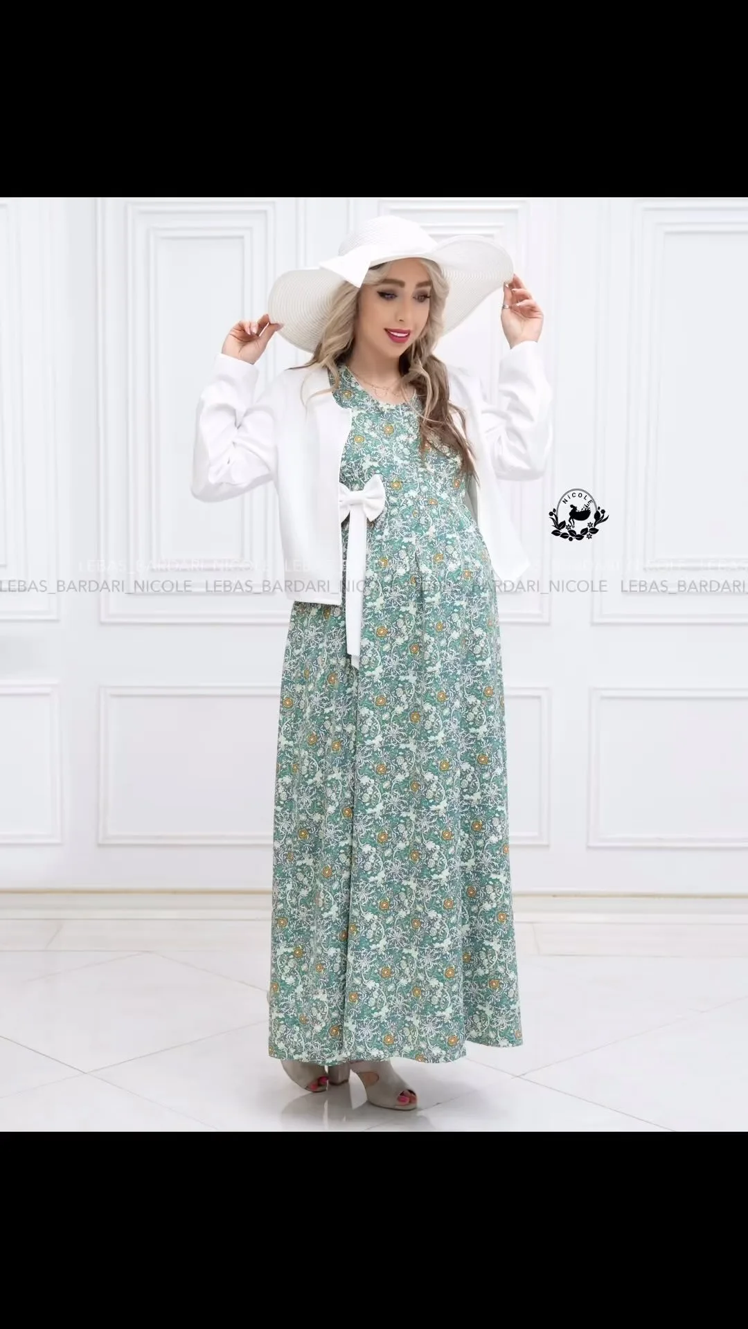کت سارافون بارداری مجلسی، رنگ سبز و سفید، طرح گلدار، بلند آستین‌کوتاه یقه گرد