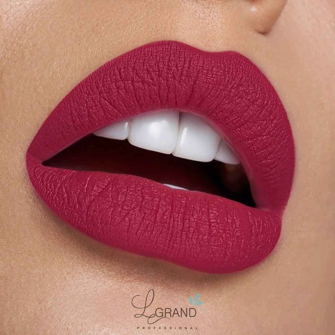 رژلب جامد کد ۵۱۴ بنفش بادمجانی روشن لگراند، رنگ زرشکی، مات