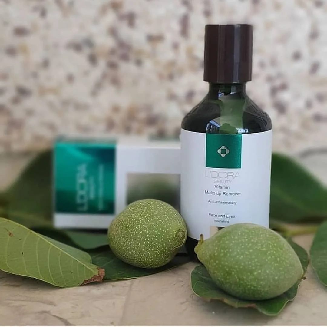 میسلار واتر پاک‌کننده آرایش لدورا، رنگ سبز، مشکی و سفید، جنس پلاستیک، بطری مایع