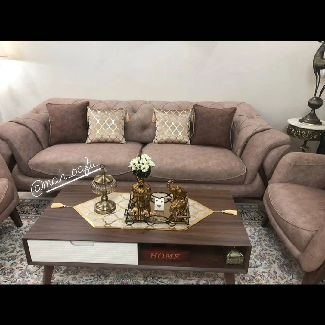 رانر مخمل بژ، رنگ قهوه‌ای و طلایی، جنس چرم، طرح هندسی، رانر مستطیلی