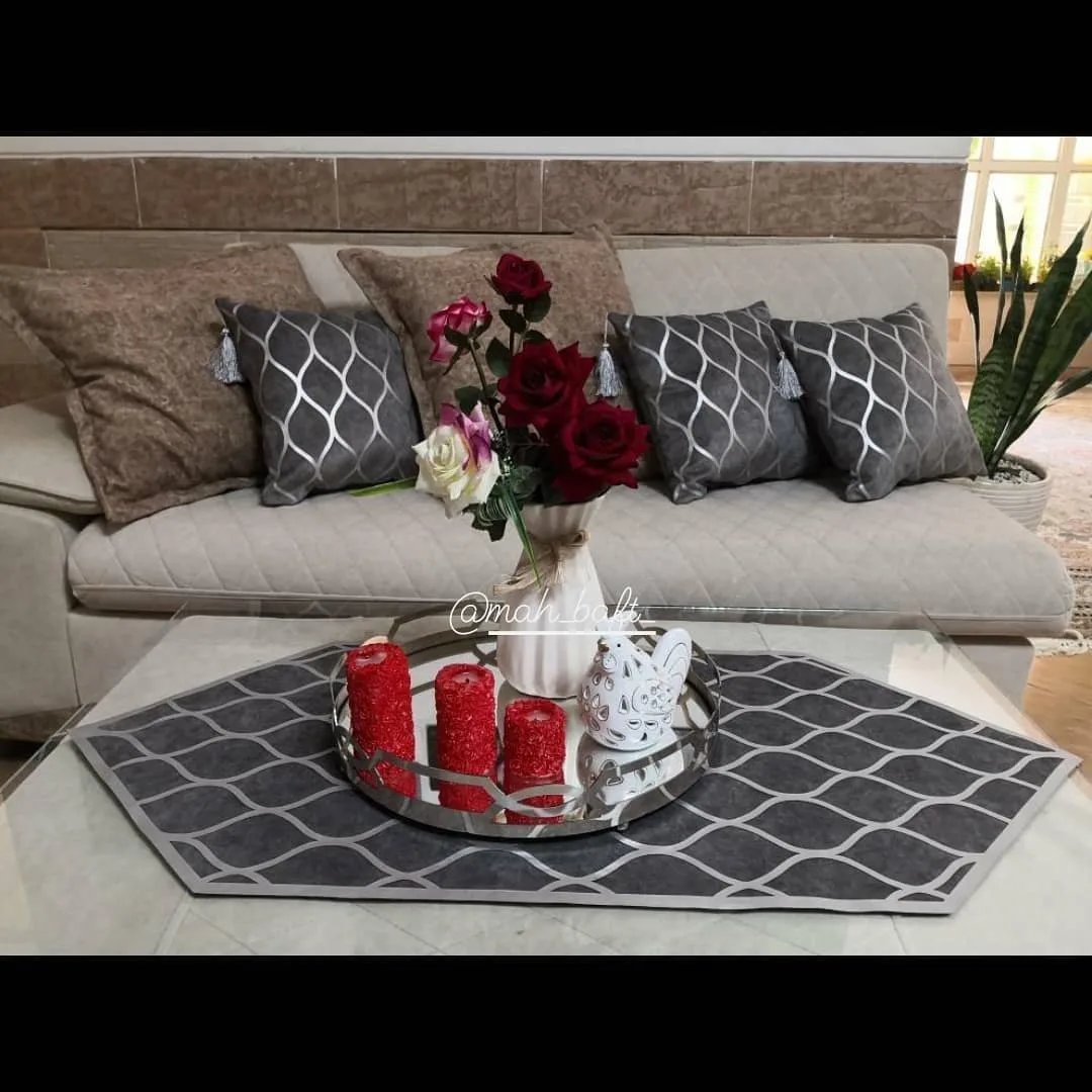رانر طرح ماهی طوسی، رنگ خاکستری و نقره‌ای، جنس مخمل، طرح هندسی، مستطیلی