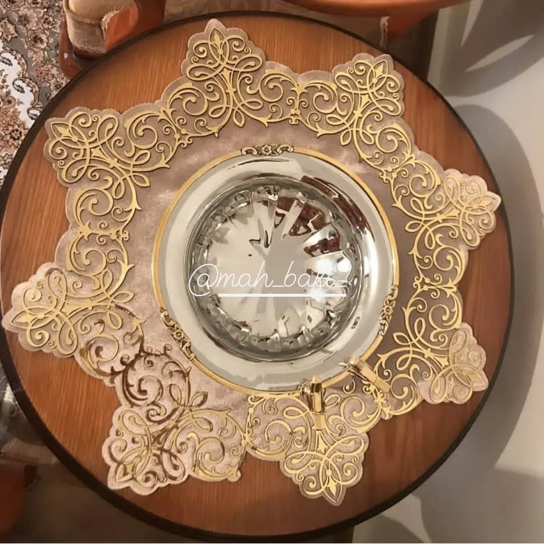 رومیزی عسلی گرد طرح شاپرک