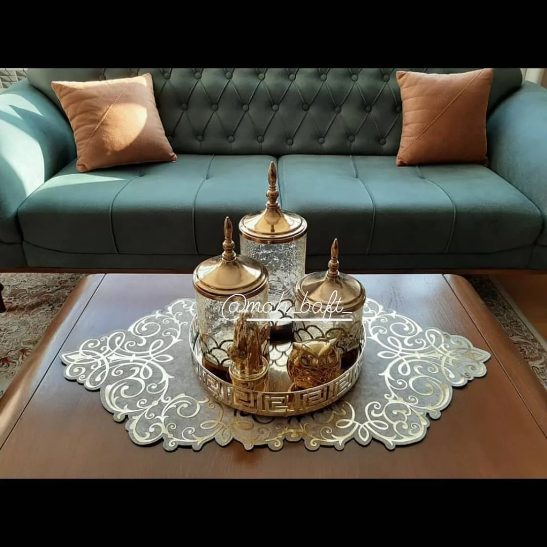 رانر طرح شاپرک، رنگ نقره‌ای، جنس فلز و آینه، طرح هندسی، بیضوی، توخالی