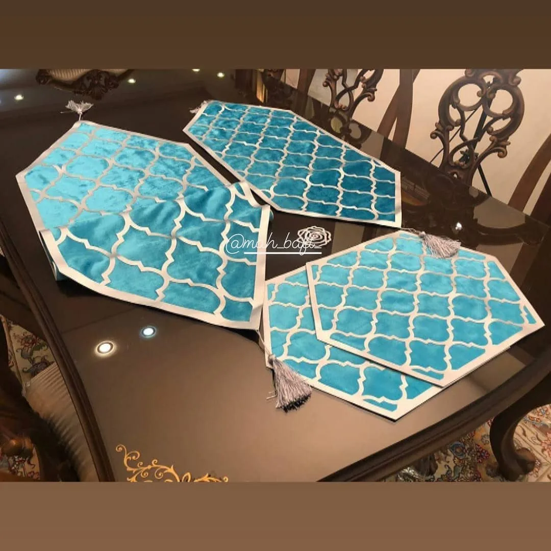 رومیزی فیروزه‌ای با چرم نقره‌ای