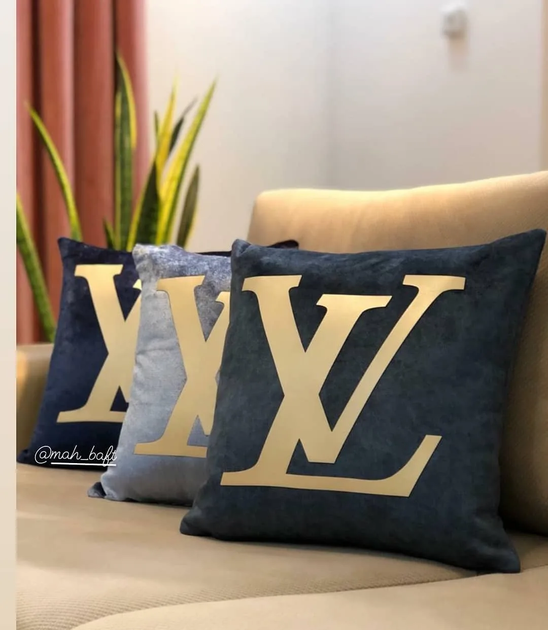 کوسن مخمل ۴۰ در ۴۰