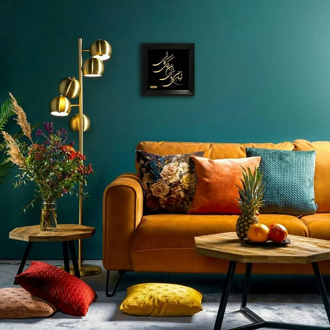 تابلو طلاکوب ماه و ماهی مارک گلد، رنگ مشکی و طلایی، جنس چوب و پارچه، تابلوی مربع قاب‌دار