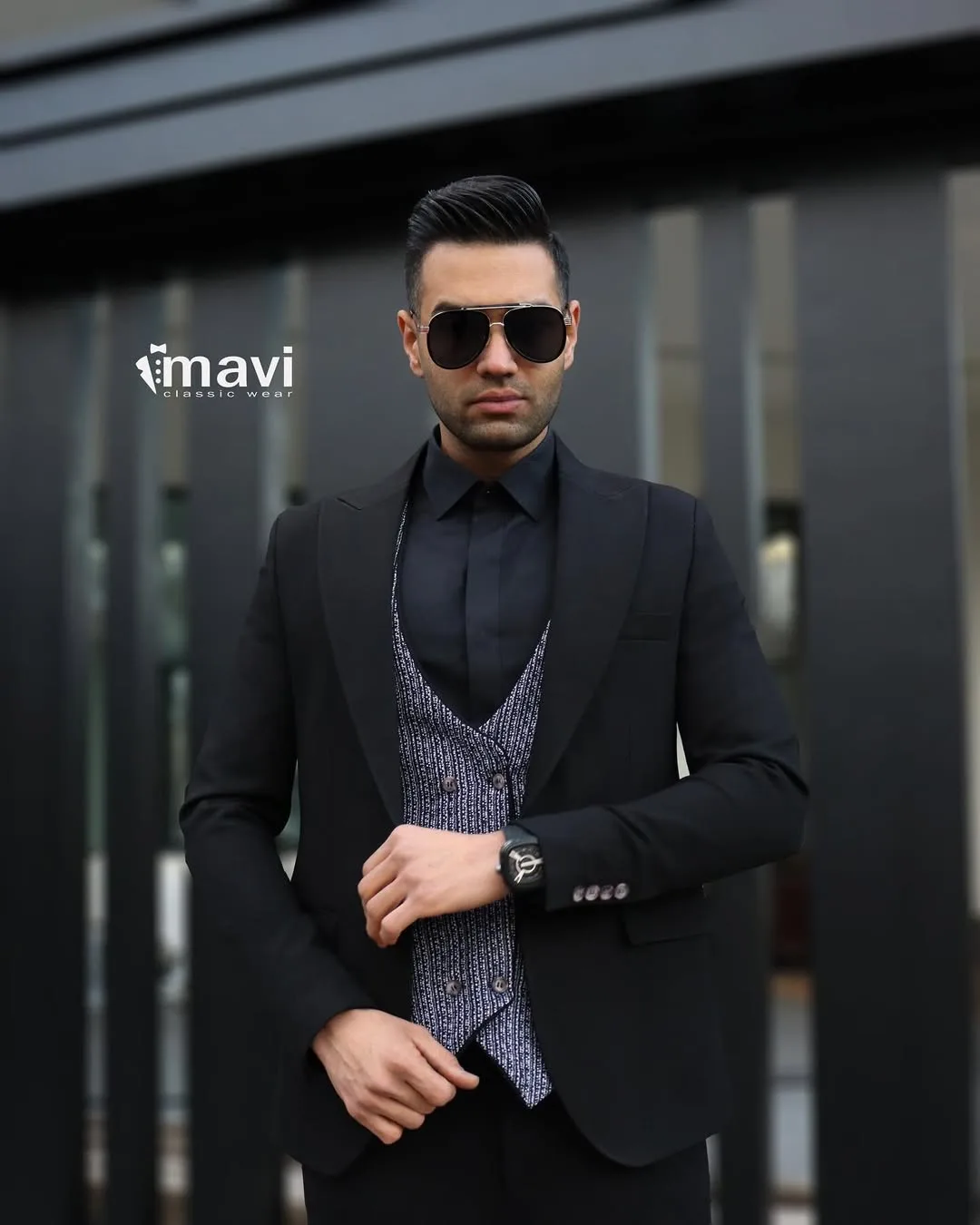 کت و شلوار مشکی، کت تک، جذب