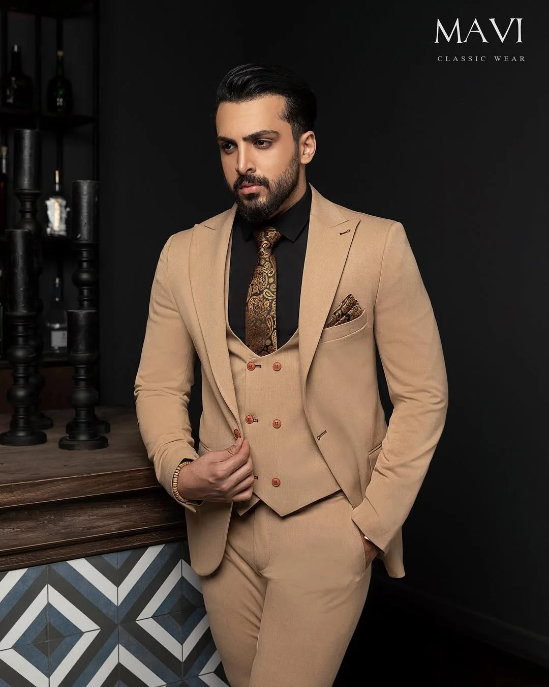 کت و شلوار و ژیله، رنگ کرم، جذب، آستین بلند