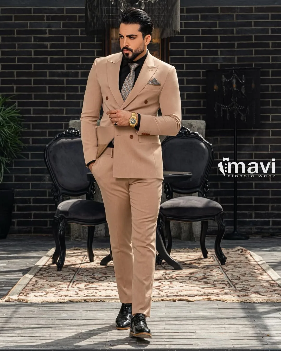 کت و شلوار مردانه، رنگ کرم، کت دو دکمه، شلوار جذب