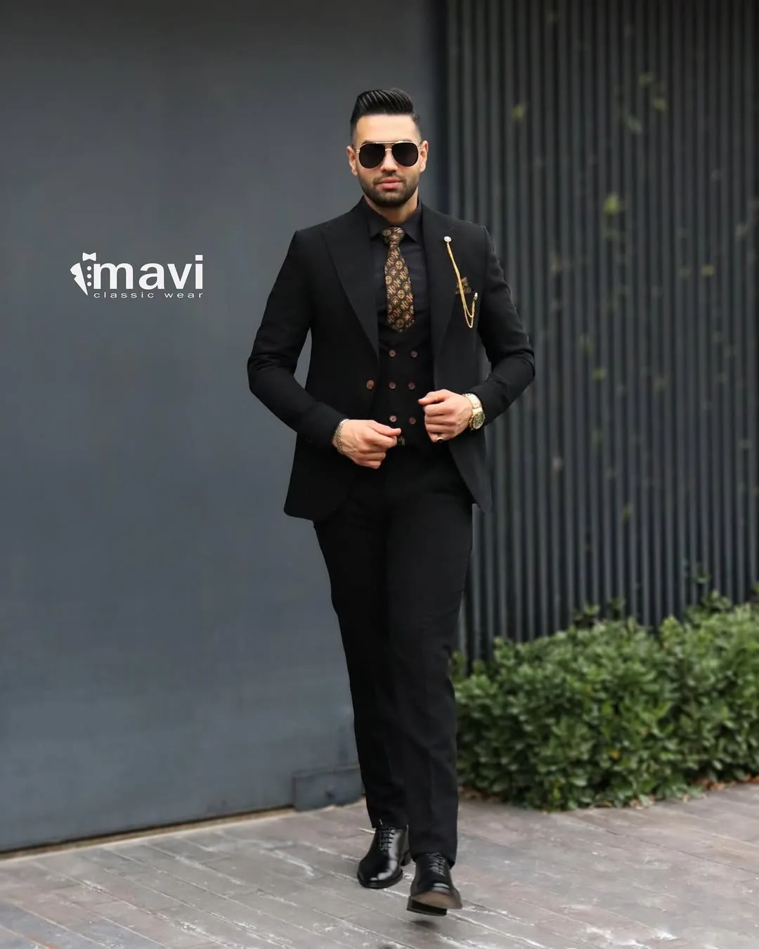 کت و شلوار و ژیله مشکی، کت تک، شلوار جذب