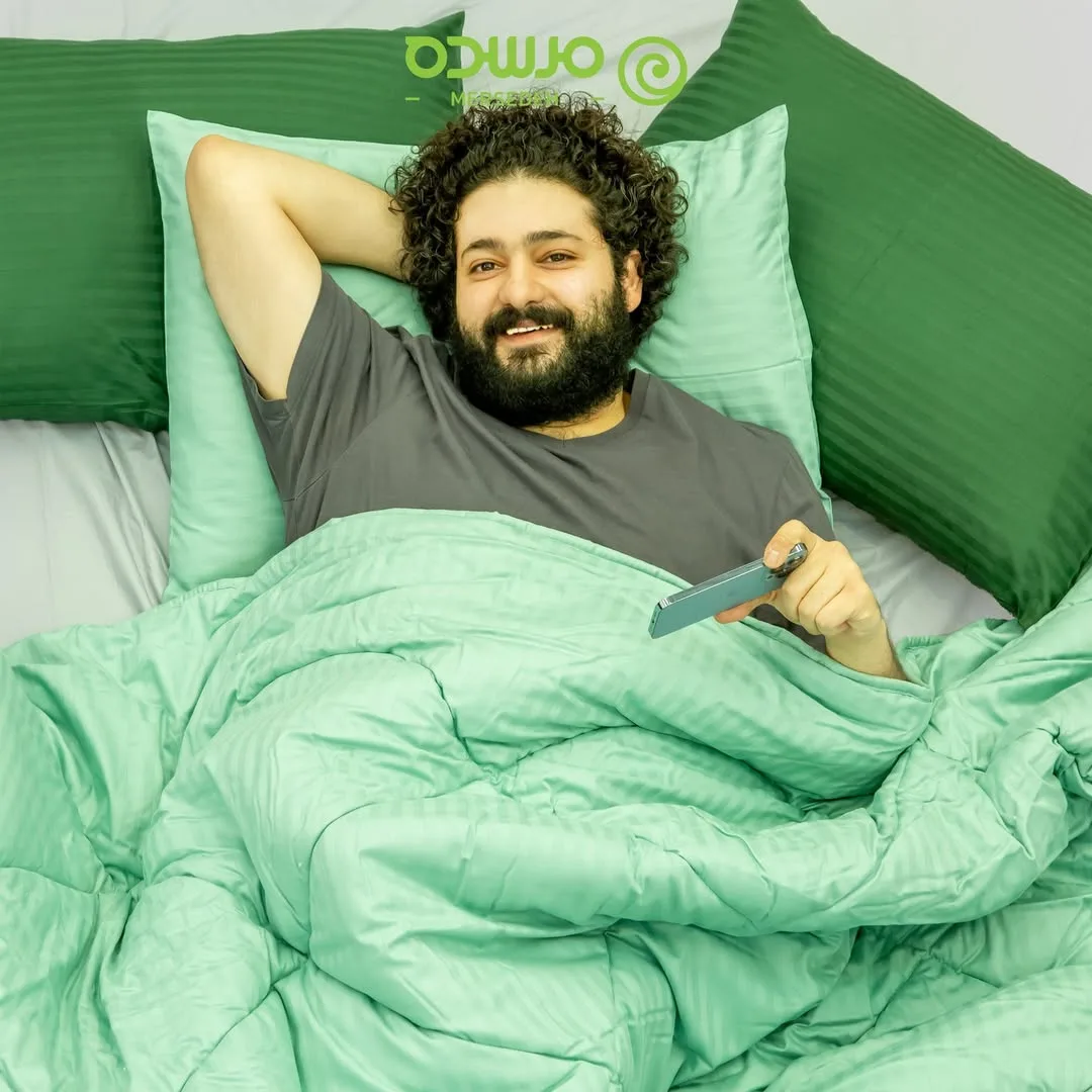 لحاف و بالش، رنگ سبز و خاکستری، جنس پارچه و الیاف، طرح راه‌راه، مستطیل، دو نفره